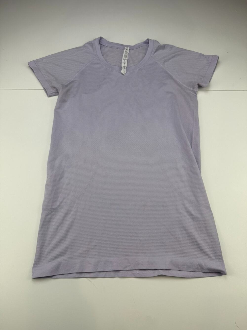 Lululemon Swiftly Tech Short Sleeve 2.0 Womens 8 Lavender Purple LW3DFNS